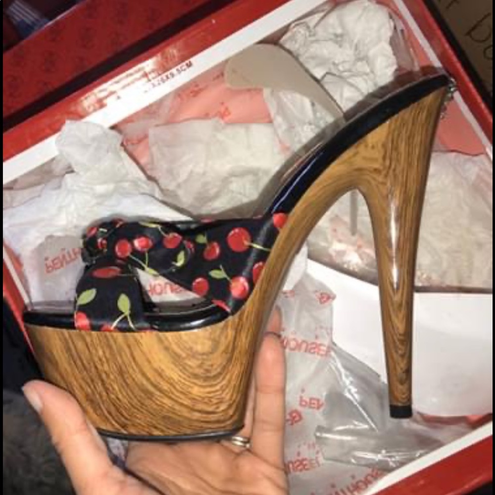 Penthouse Platform Cherry Print Mule